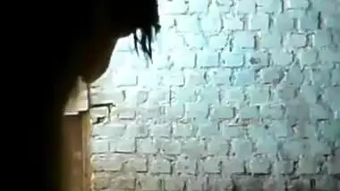Amateur wife recorded taking shower