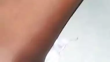 19yo girl losing virginity in Srilankan sex video