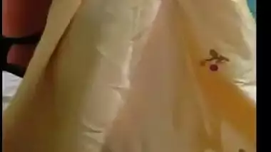 Village Bhabhi Changing Clothes Devar Be Dekha