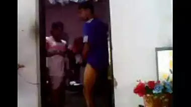 Village home sex of Indore bhabhi with young devar
