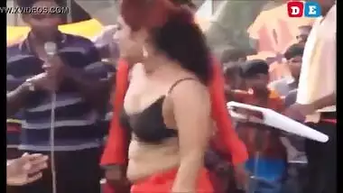Bhojpuri village record dance