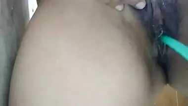 Jb Wife Ko Nahate Dekha To Kr Diya Kuch Isa Wife N Ni Ki Baat