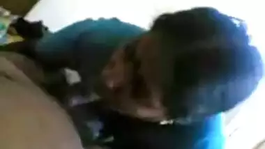 Desi maid gives oral