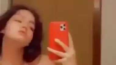 Sexy GF nude pics and viral nude videos spread