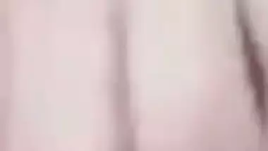 Desi Muslim girl shows boobs and pussy on video call