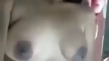 Indian hottie self pleasure masturbation