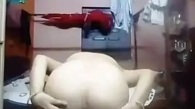 Indian married Bhabhi making her own nude video