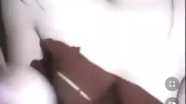 Amazing desi XXX whore shows her beautiful tits and pussy in live cam
