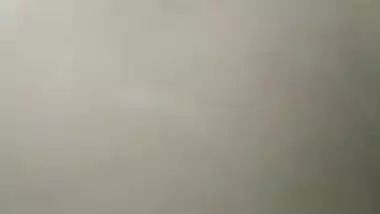 Mature Mumbai slum Bhabhi sex with young guy video MMS