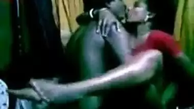 Bangladesi guy fucking house maid while his wife is away home made video india