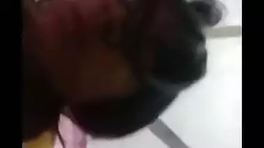 Jasmine fingering until squirt