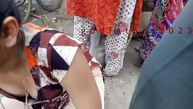 Hidden Indian Cleavage Spy - 6