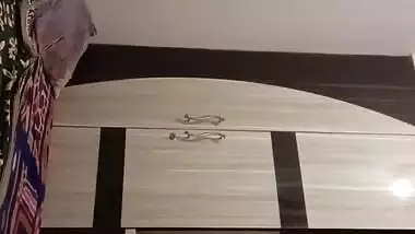Friend sexy wife wait