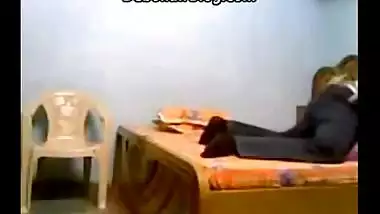 Maine apni padosin bhabhi ko chod diya