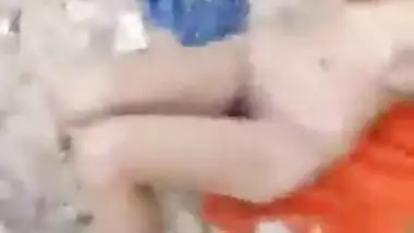 Indian village sex! Outdoor nude pussy fucking XXX video