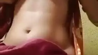 Desi nude girl strips and shoots her nude MMS for her lover