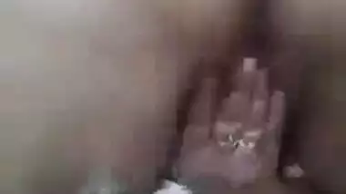 Indian Hot Punjabi bhabhi says Shone Meri Fuddi Vich Lun Pao dirty video audio - Wowmoyback