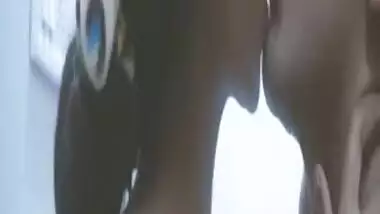 Kiss video of Romancing Indian lovers