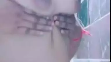 Sexy Desi Girl Showing Her boobs and Pussy