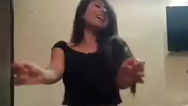 Sexy desi girl hot dance