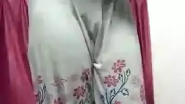 Big Boobs Sexy Indian Girl Showing Her Nude