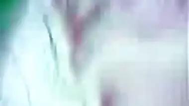 Indian sex video HD of a naughty teen enjoying a home sex session