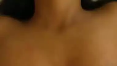 Sexy Indian shaved pussy fucking MMS video