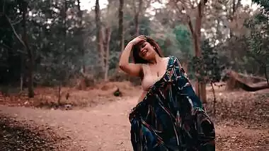 Big boobs model Rimpi photoshoot video – 3