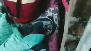 Village Aunty Pussy Captured On Cam Secretly