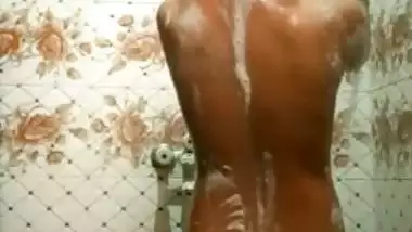 Pakistani girl nude bath viral show for lover