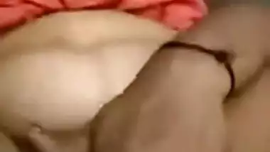 Desi aunty fingring with video call