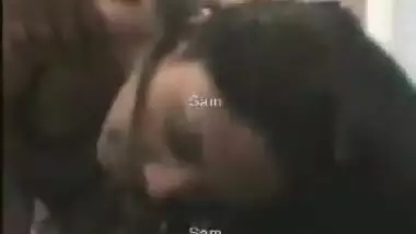 Sri lankan honeymoon couple