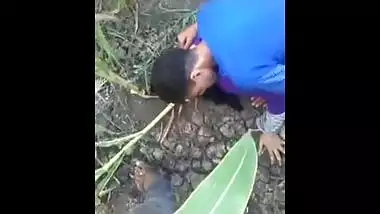 Desi village teen outdoor sex scandal