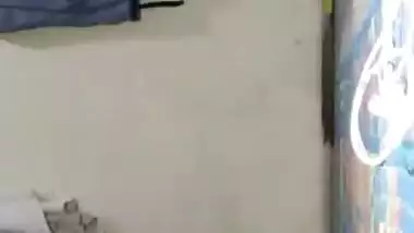 Desi sexy wife flashing her tits and cunt on live