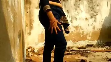 Desi wife showing pussy and fuck doggy style part 1