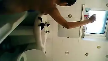 Mally amateur getting her pussy licked by her...