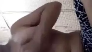 Hot Indian Girl Showing On Video Call 3 Clips Part 3