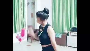 Hot mumbai college girl kavitha saggy navel show