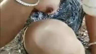 Reeta Bhabhi Outdoor Bath and peeing