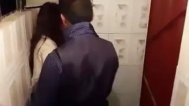 Desi drunk couple fuck in toilet after party
