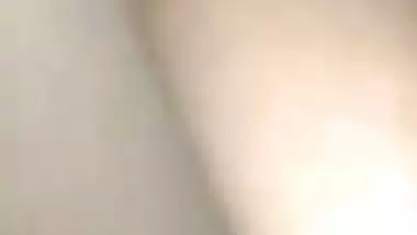 Penetrates my dick in GF’s tight pussy in desi sex MMS