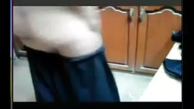 Desi Pune Girlfriend Teases Lover On Video Call By Fingering