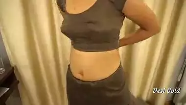 Desi Indian Bhabhi Bathing in The Shower