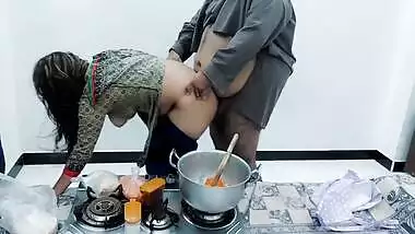 Pakistani Village Wife Fucked In Kitchen While She Is Cooking With Clear Hindi Audio